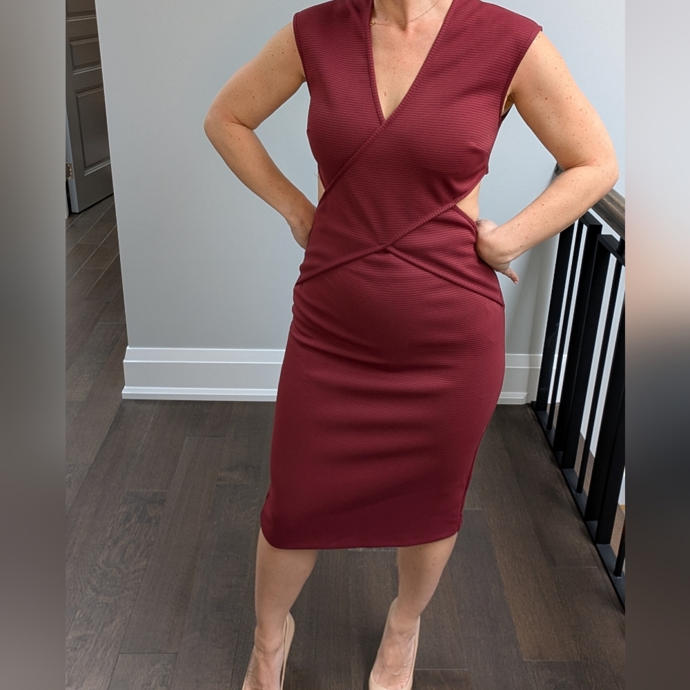 Elegant Sleeveless Burgundy Cut Out TopShop Dress Size 6